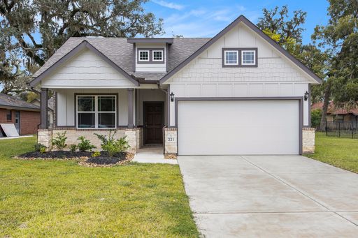Spacious Columbia Lakes Rental Home with a Golf Course & tons of Amenities