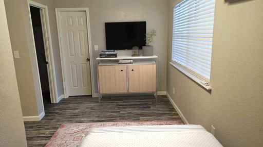 Listing photo thumbnail