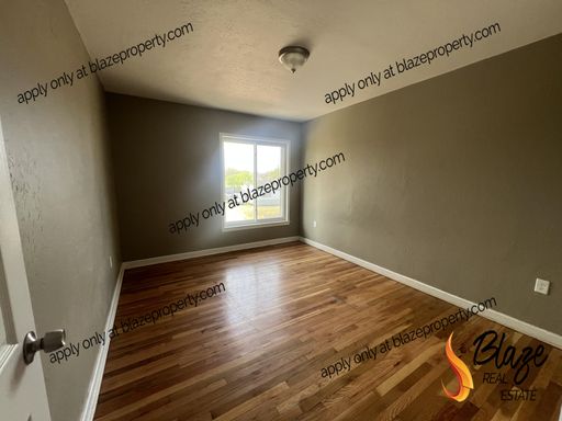 Listing photo thumbnail