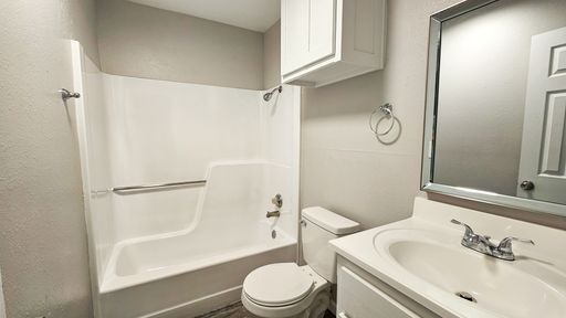 Listing photo thumbnail
