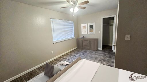 Listing photo thumbnail
