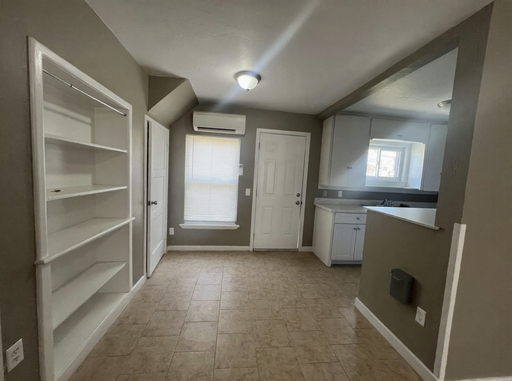 Listing photo thumbnail