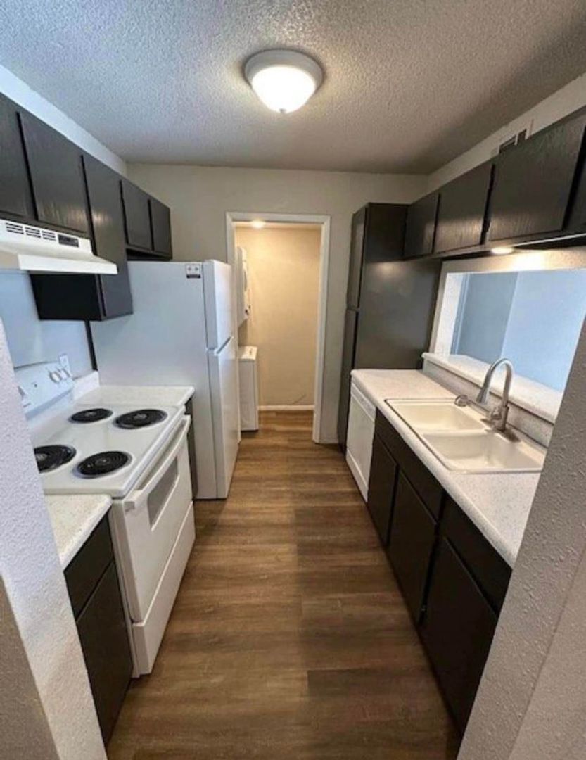 Paramount Square Apartments