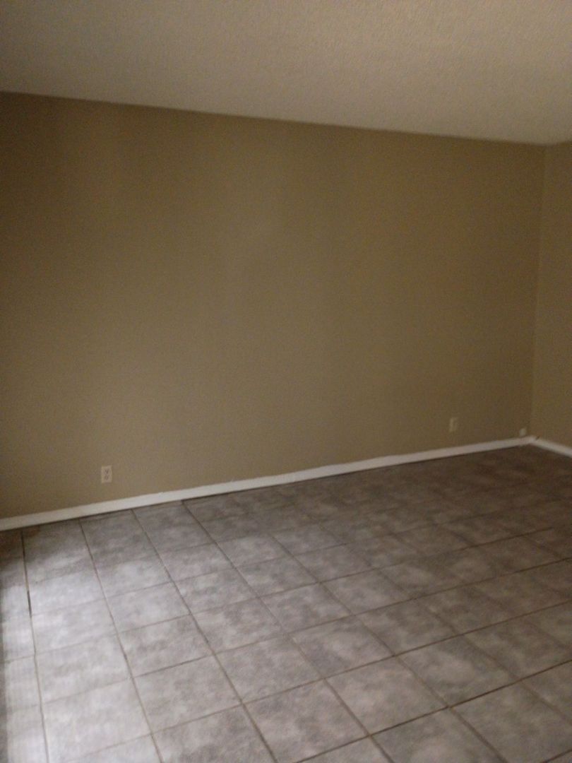 Littlefield Apartment: 1100 S Wicker Ave