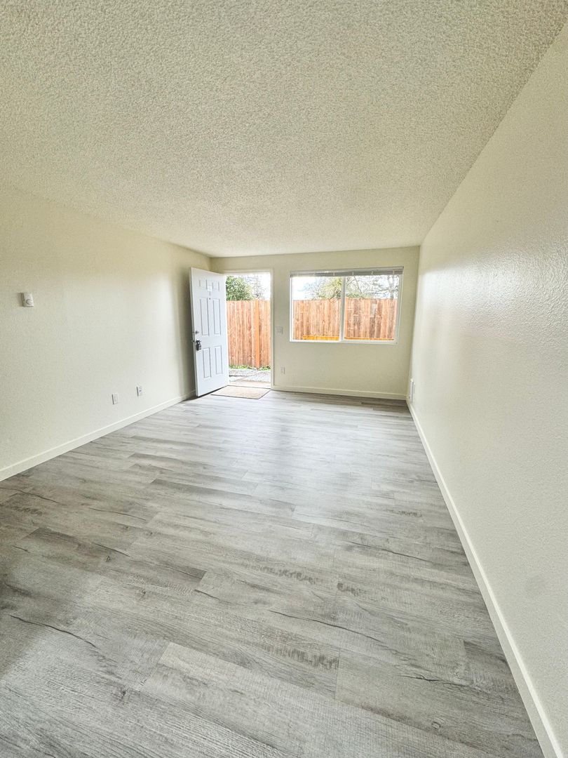 Auburn Apartment: 309, 317, 325, 333, and 2219