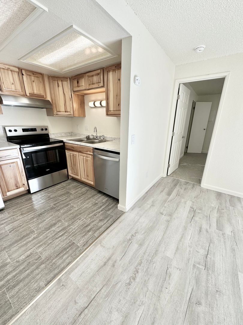 Auburn Apartment: 309, 317, 325, 333, and 2219