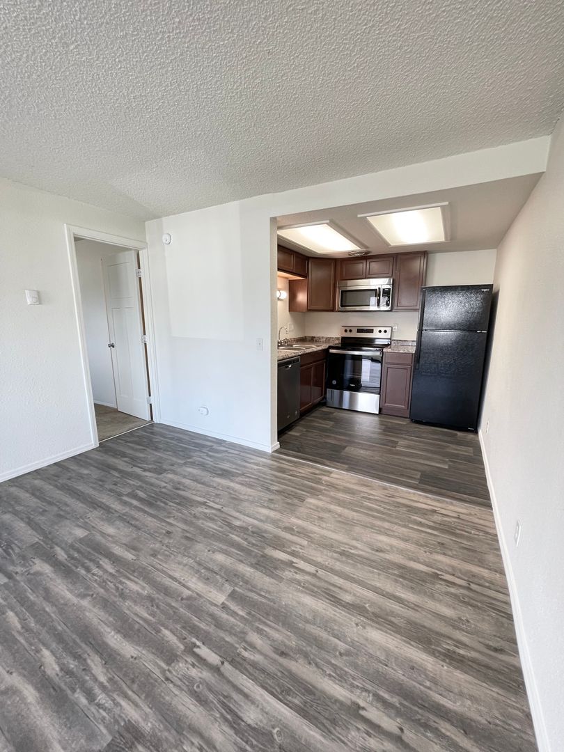 Auburn Apartment: 504 23rd St SE