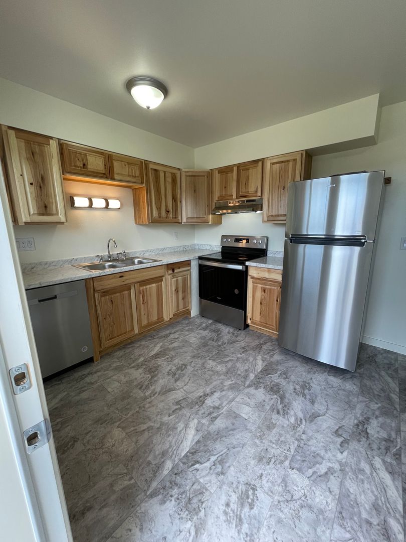 Auburn Apartment: 508  27TH ST SE