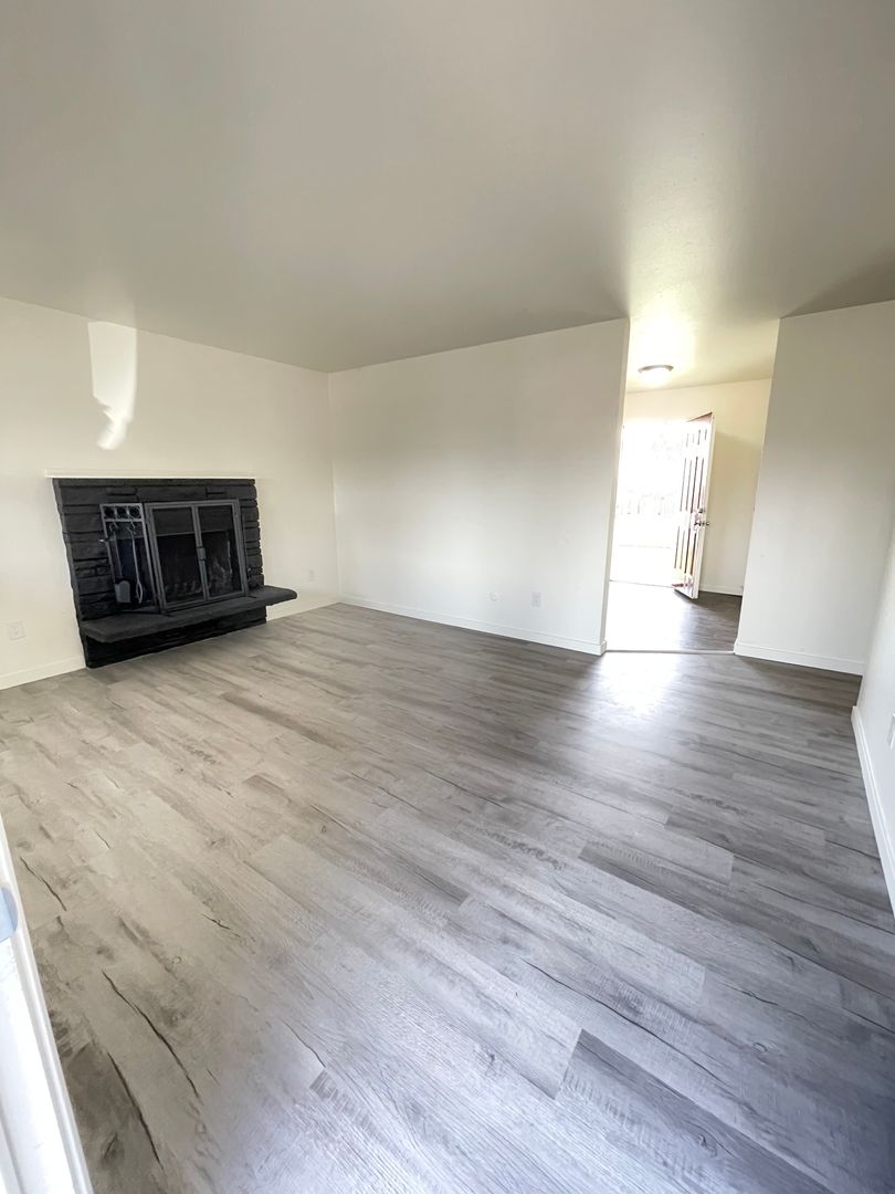 Auburn Apartment: 510 27th St SE