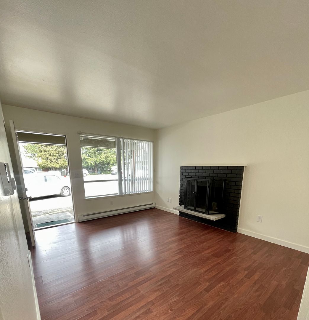 Auburn Apartment: 508  27TH ST SE
