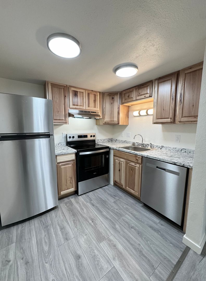 Auburn Apartment: 309, 317, 325, 333, and 2219