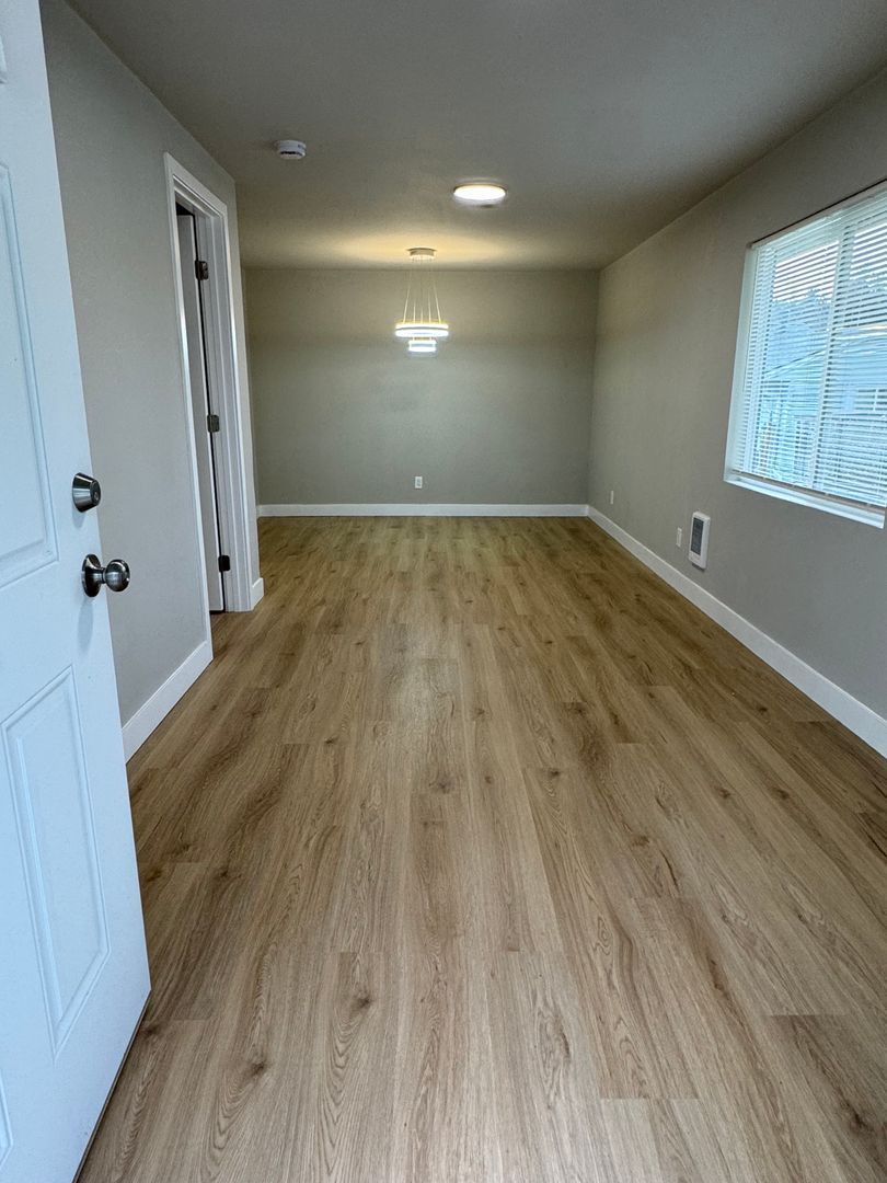 Pacific Apartment: 142 4th Ave SW