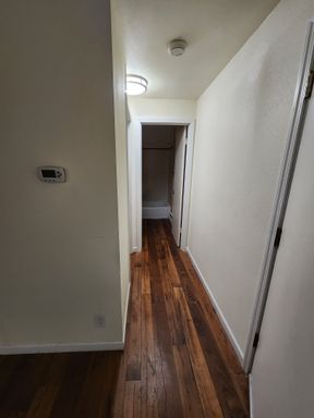 $1675 1br - 610ft2 - Large 1 Bedroom in Lower Queen Anne! (Lower Queen Anne/Uptown) – photo 1
