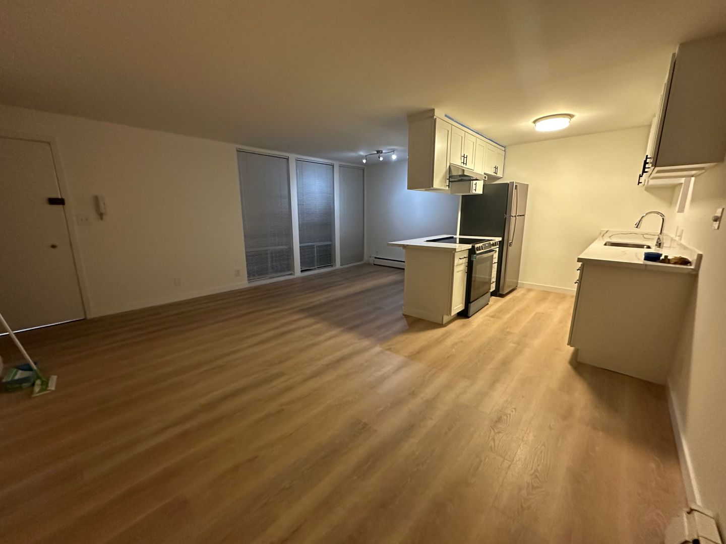 Seattle Apartment: 711 2nd Ave N