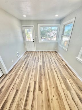 Listing photo thumbnail