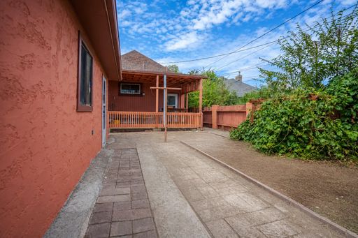 Listing photo thumbnail