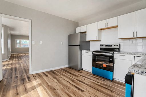 Listing photo thumbnail