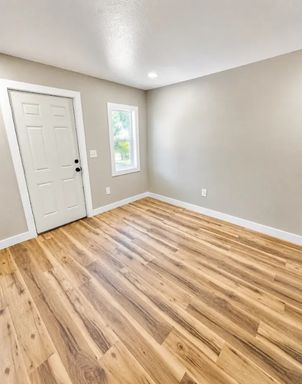 Listing photo thumbnail