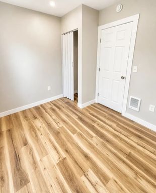 Listing photo thumbnail