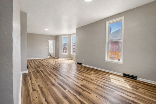 Listing photo thumbnail