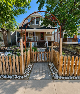 Listing photo thumbnail