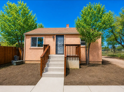 Cozy 3 Beds 1 Bath Home in Colorado Springs – photo 1