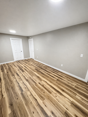 Listing photo thumbnail