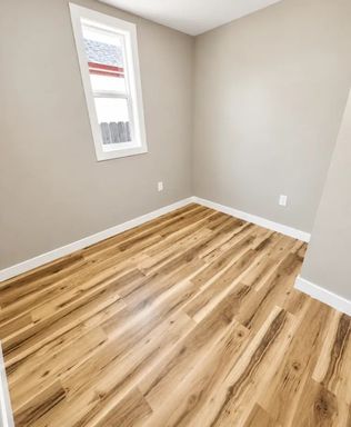 Listing photo thumbnail