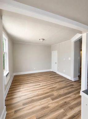 Listing photo thumbnail