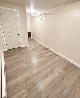 Listing photo thumbnail