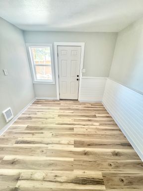 Listing photo thumbnail