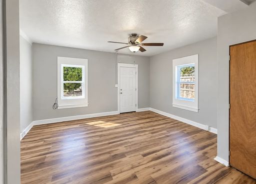 Listing photo thumbnail