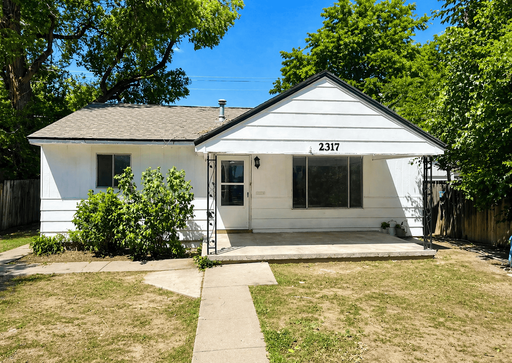 Listing photo thumbnail