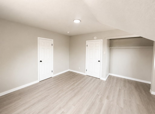 Listing photo thumbnail