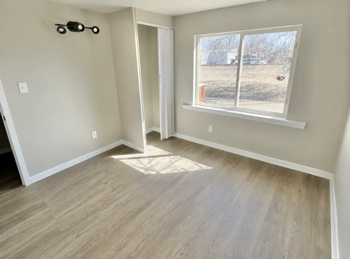 Listing photo thumbnail