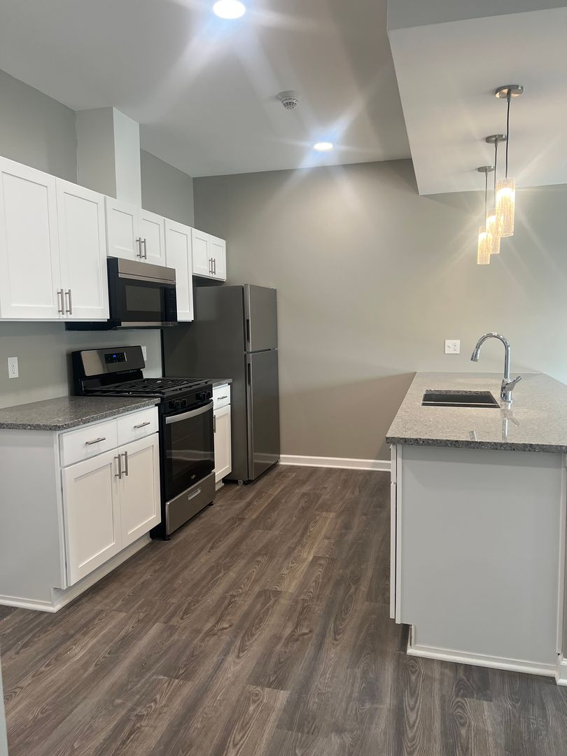 Getzville Apartment: 2402 North Forest Rd