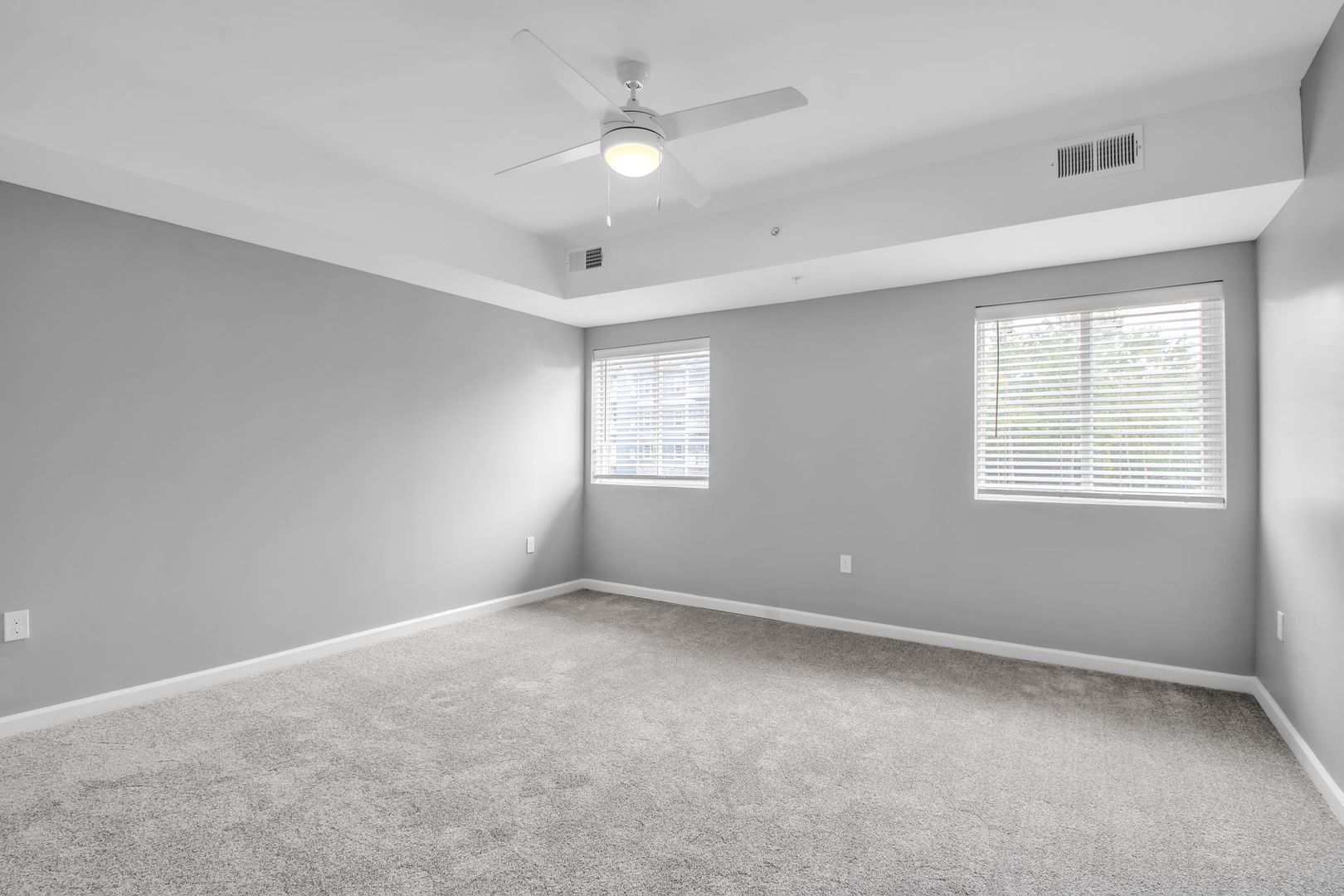 Getzville Apartment: 2402 North Forest Rd
