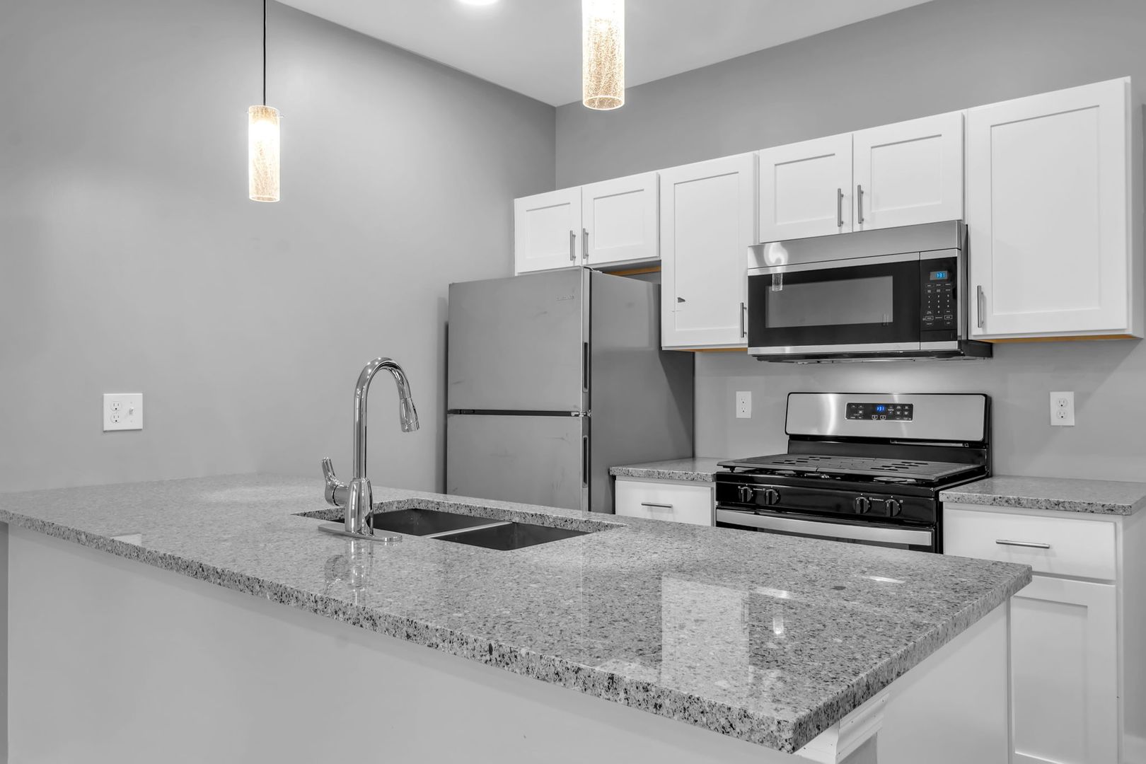 Getzville Apartment: 2402 North Forest Rd