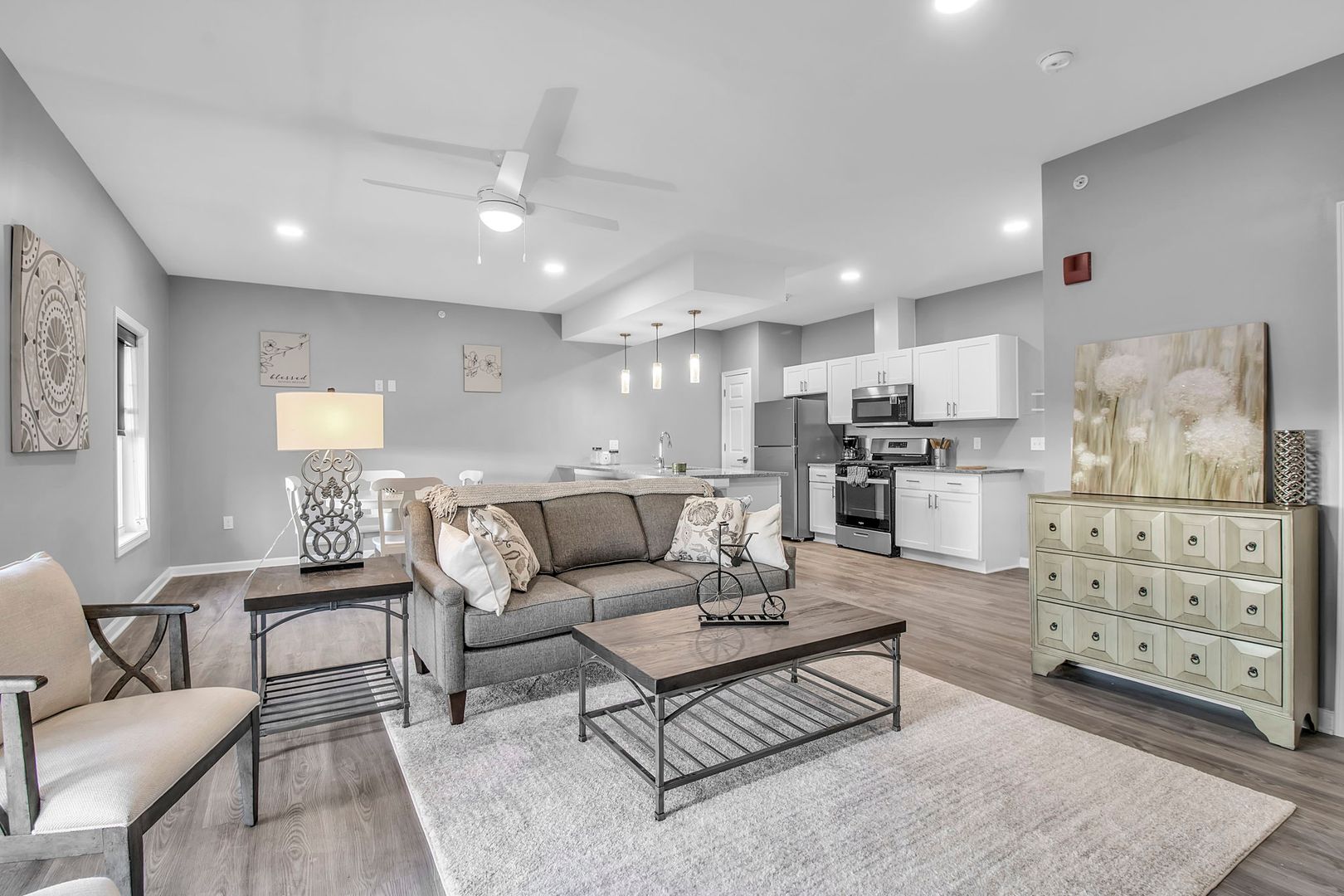 Getzville Apartment: 2402 North Forest Rd