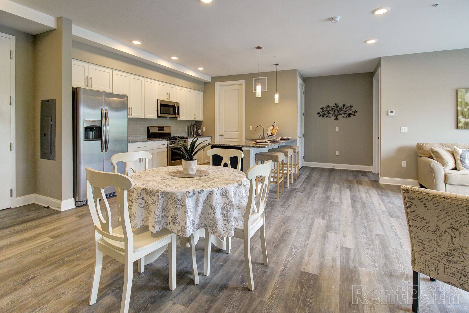 Getzville Apartment: 2635 North Forest Road