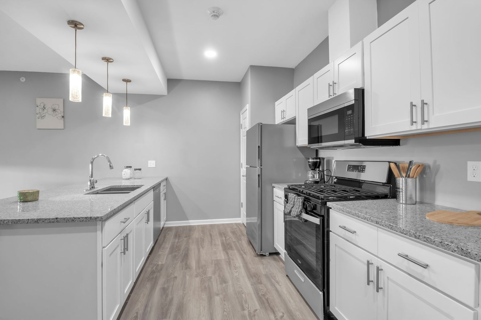 Getzville Apartment: 2402 North Forest Rd