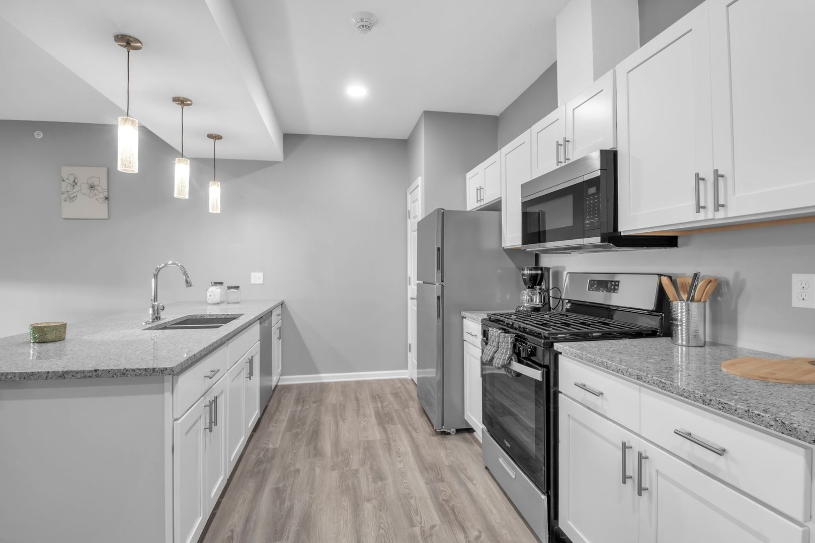 Getzville Apartment: 2402 North Forest Rd