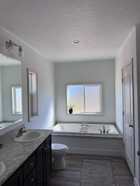 Beautiful 4BD/2BA Crowley Lake Home | Modern Finishes | Car Garage | Mountain Views