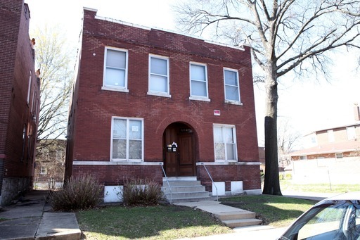 St. Louis Apartment: 3024 Miami St.