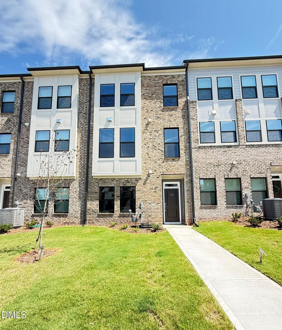 Cary Townhome: 776 Ballyneal Alley