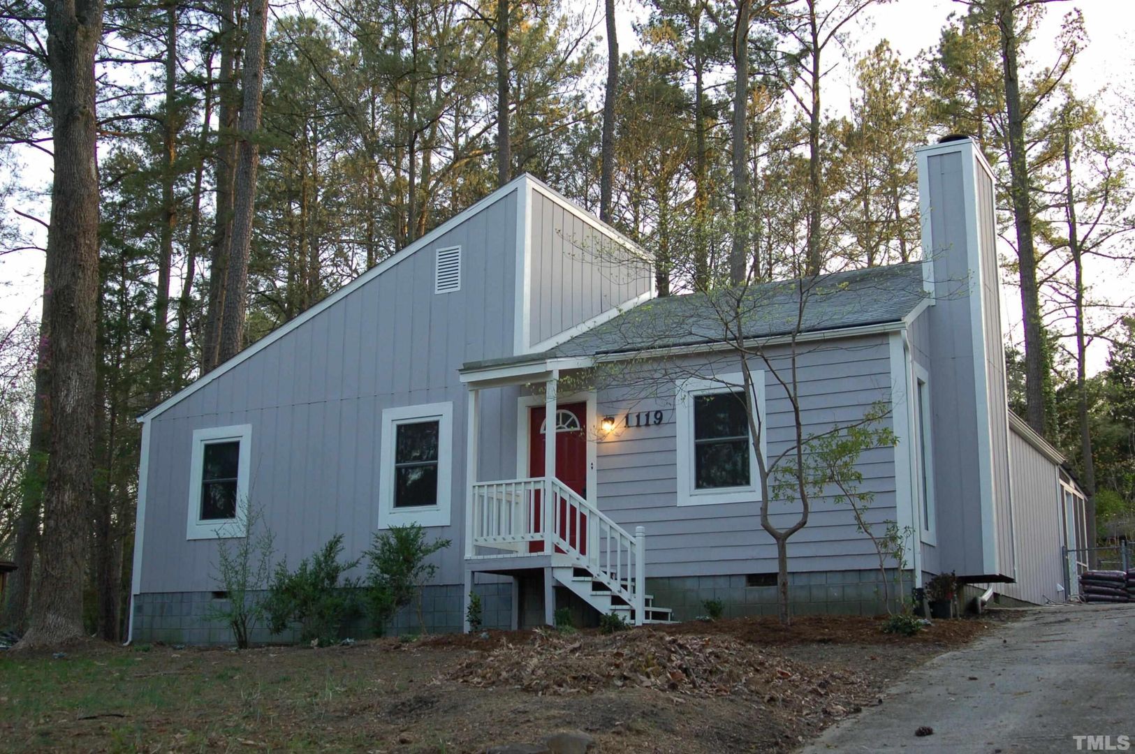 Durham House: 1119 Saxony Drive