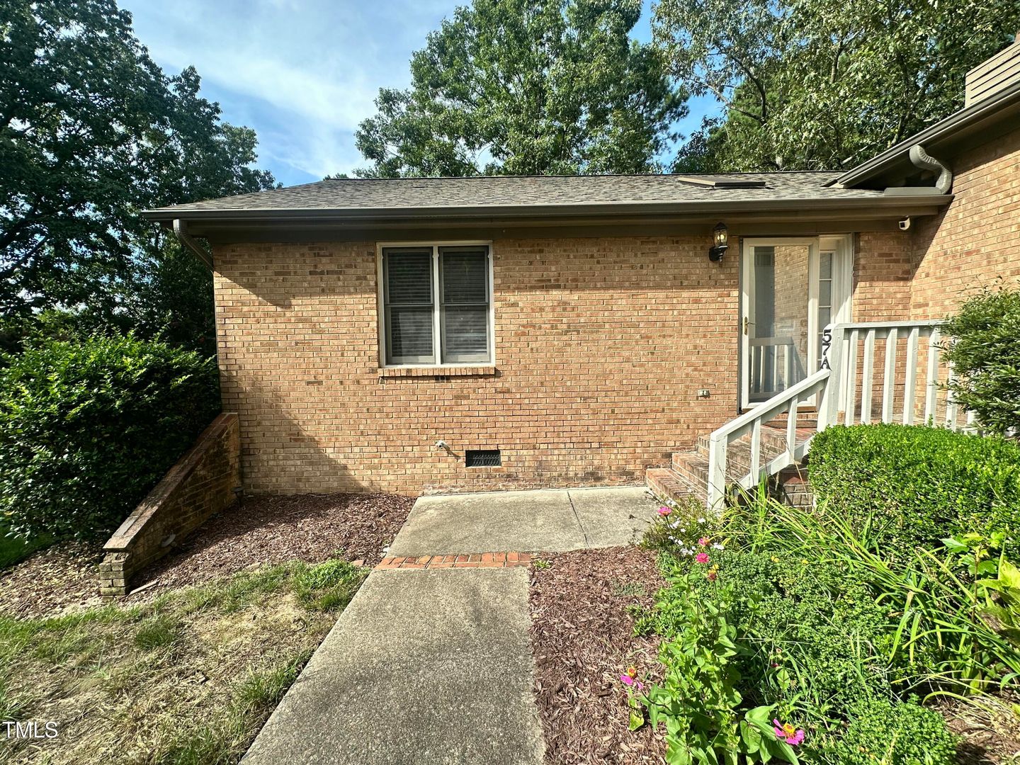 Durham Condo: 200 W Woodcroft Parkway 57A