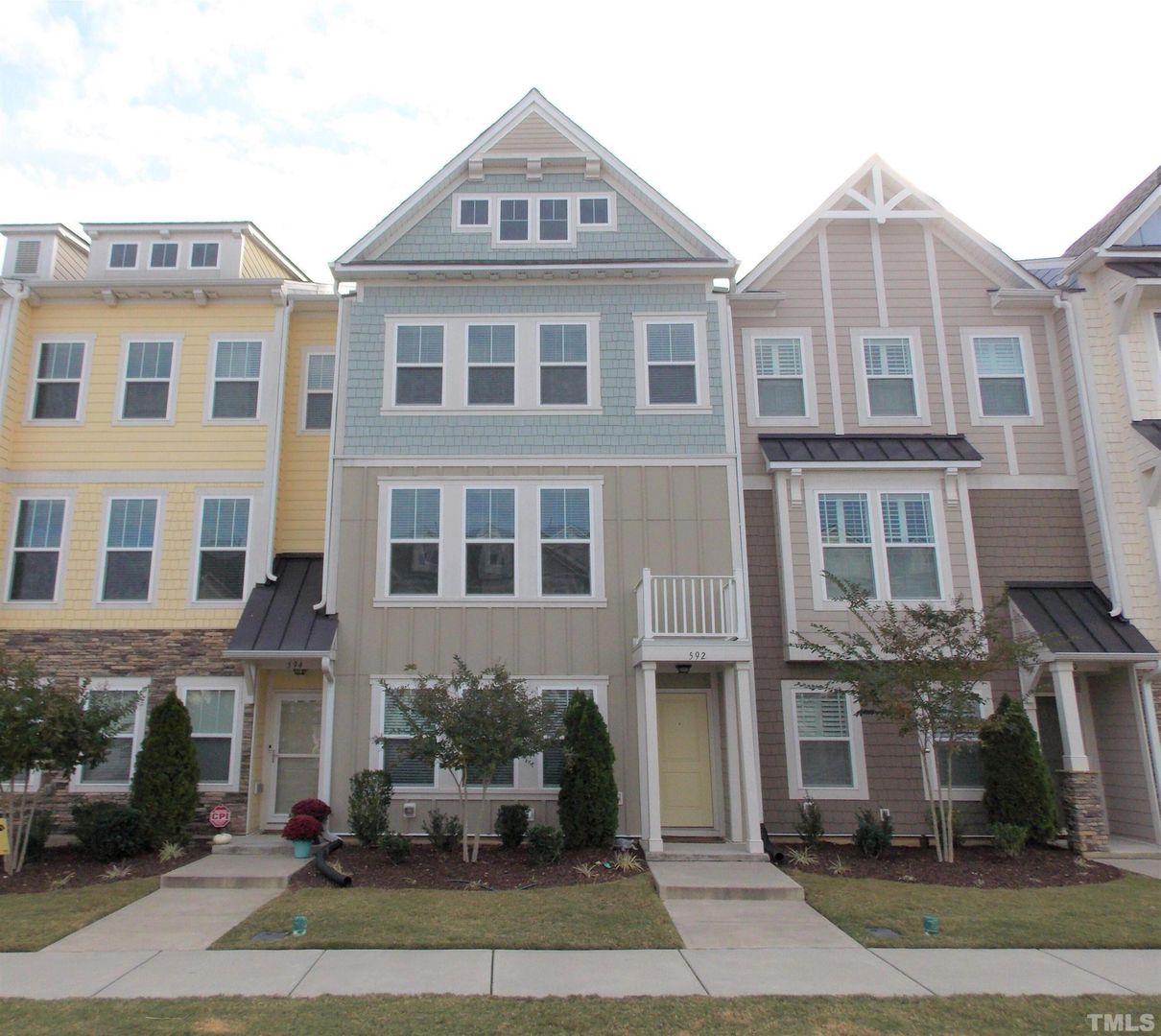 Apex Townhome: 592 Grand Central Station