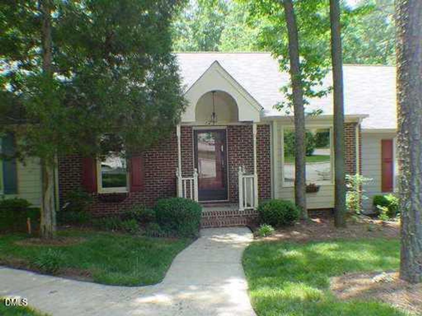 Cary Townhome: 123 Boldleaf Court