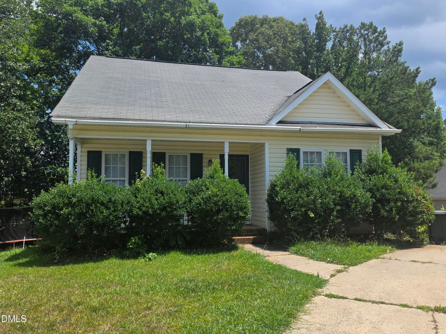 Holly Springs House: 116 Cliffdale Road